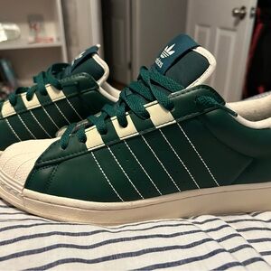 adidas Dark green superstars men’s shoes